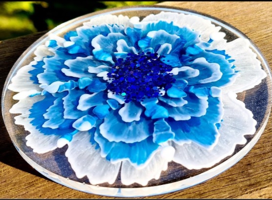 Epoxy resin coasters: mold, resin and most suitable colors