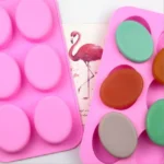 Mold for 6 oval soaps: the timeless vintage shape! (Dimensions of each soap: 7.8*6*2.5cm h)